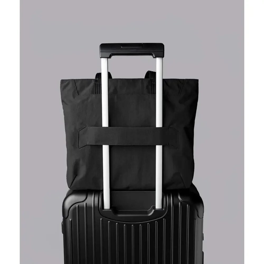 Alpaka flight tote